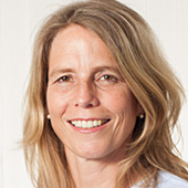 Zahnärztin Frau Dr. Andrea Lakatos Dr. Andrea Lakatos - Zahnärztin für Oralchirurgie
